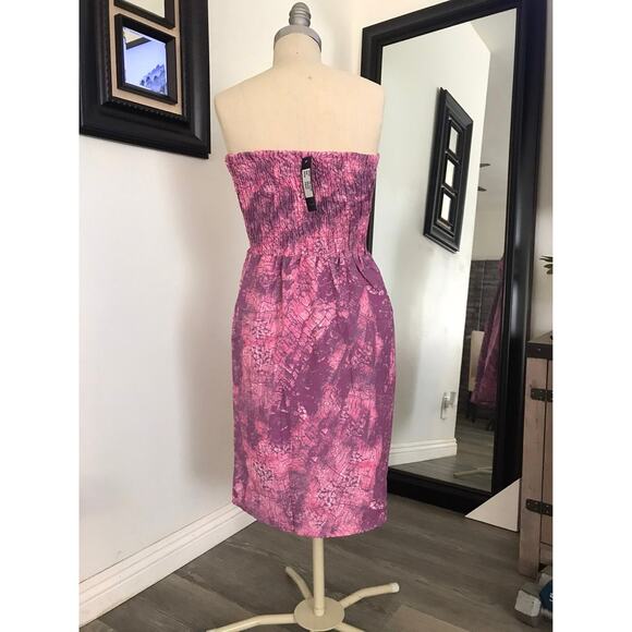 New! Manhattan-Blue Woman's Pink Tie-Dye Strapless Mini Dress Small - Picture 3 of 6